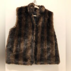 COACO Reversible Brown Faux Fur Zip Vest pockets Large